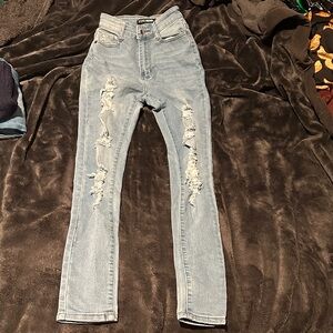 Light Blue but lifting Distressed Skinny Jeans